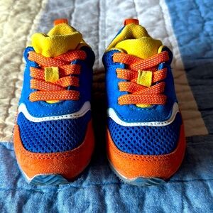 GAP Little kids running shoes